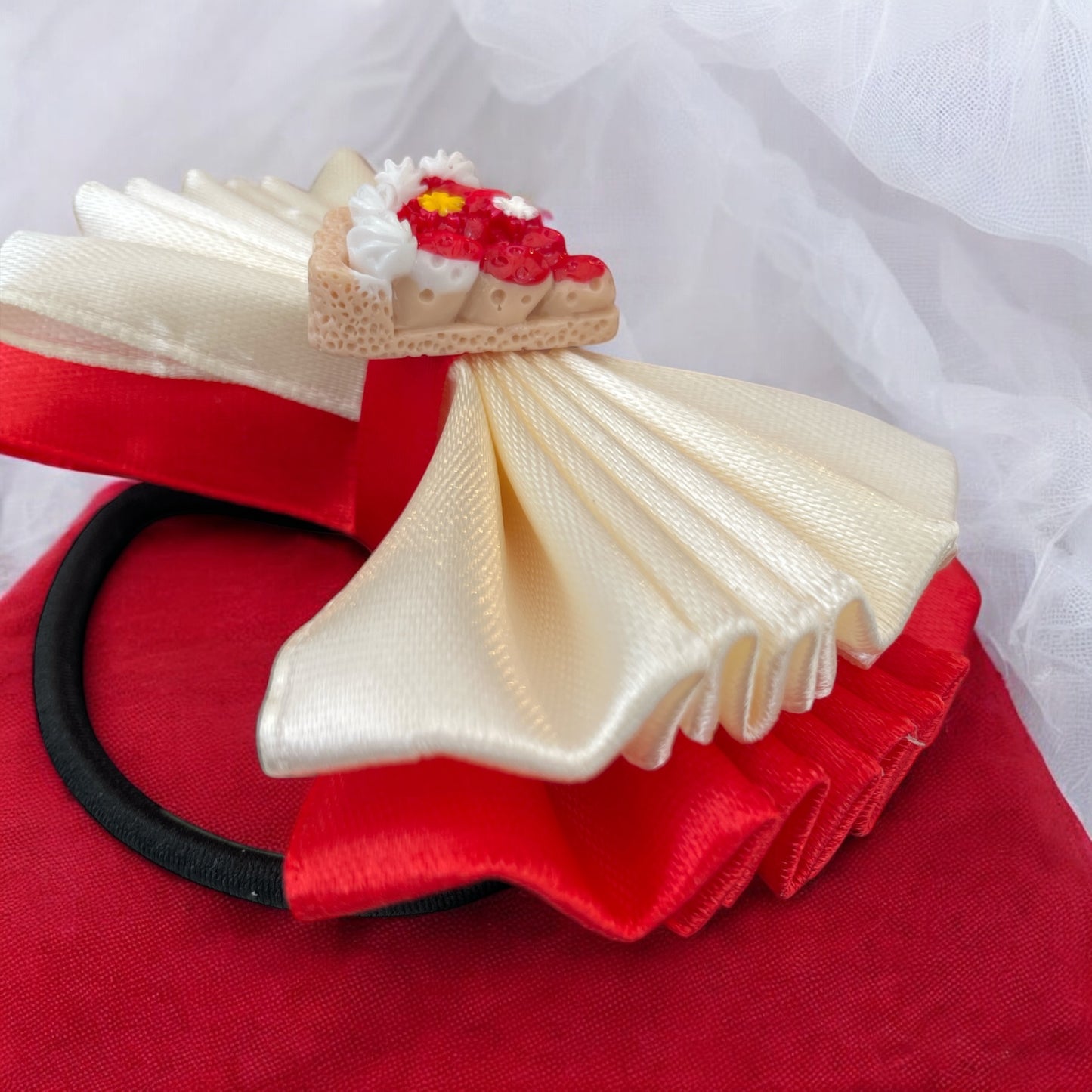 Strawberry pie themed hair bow bobble