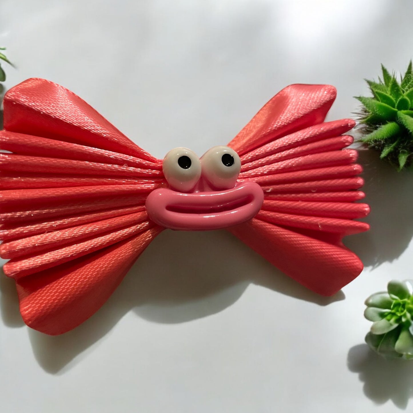 Character themed faces hair bow clip