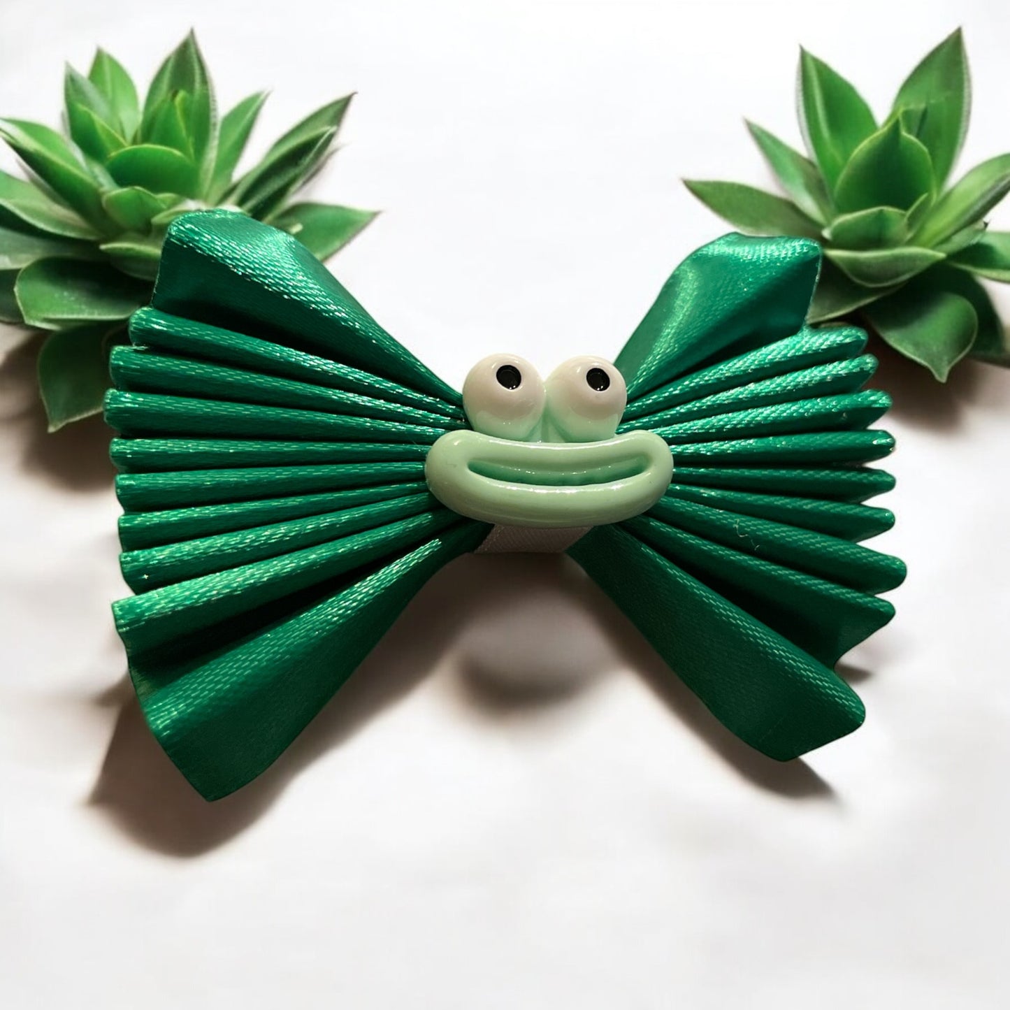 Character themed faces hair bow clip