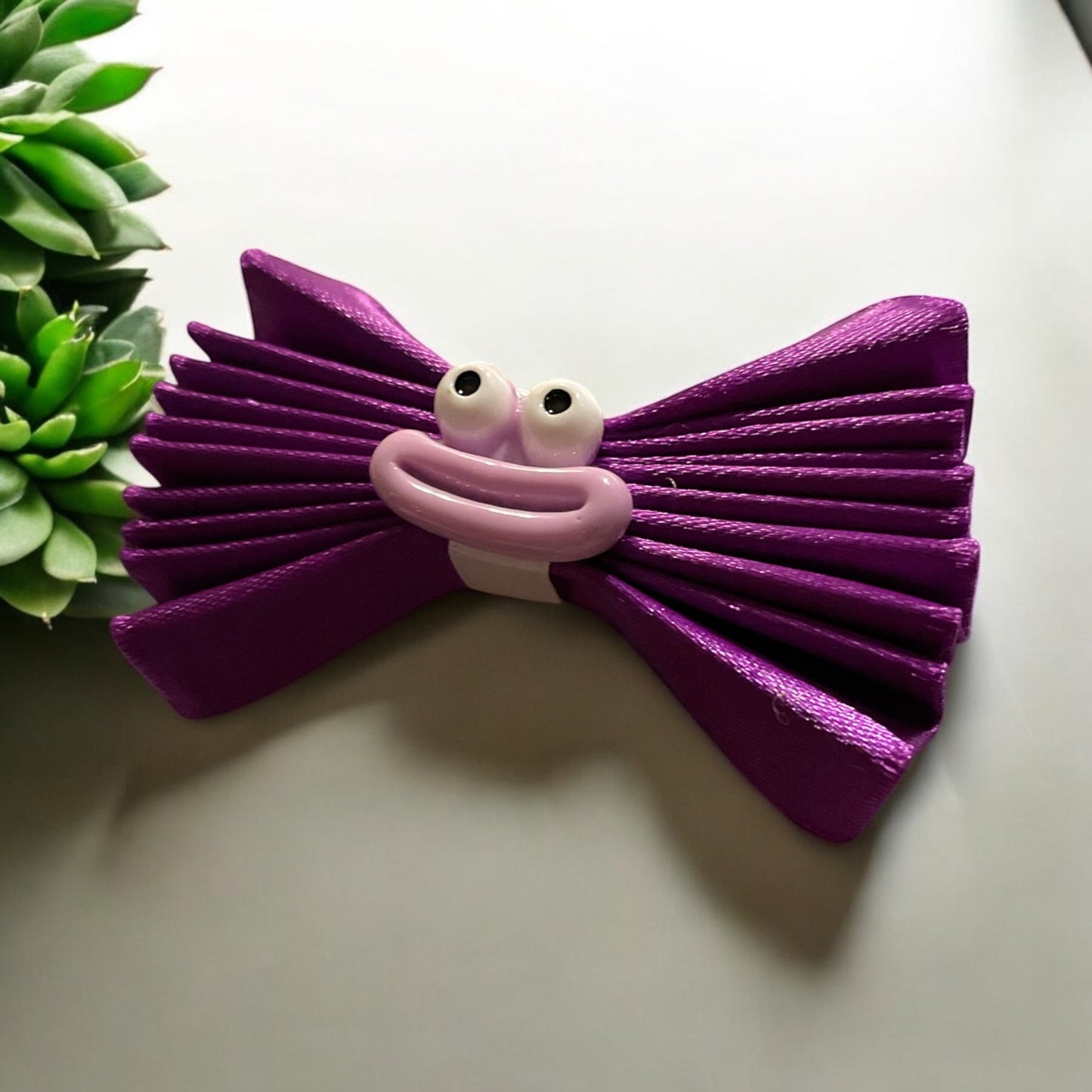 Character themed faces hair bow clip