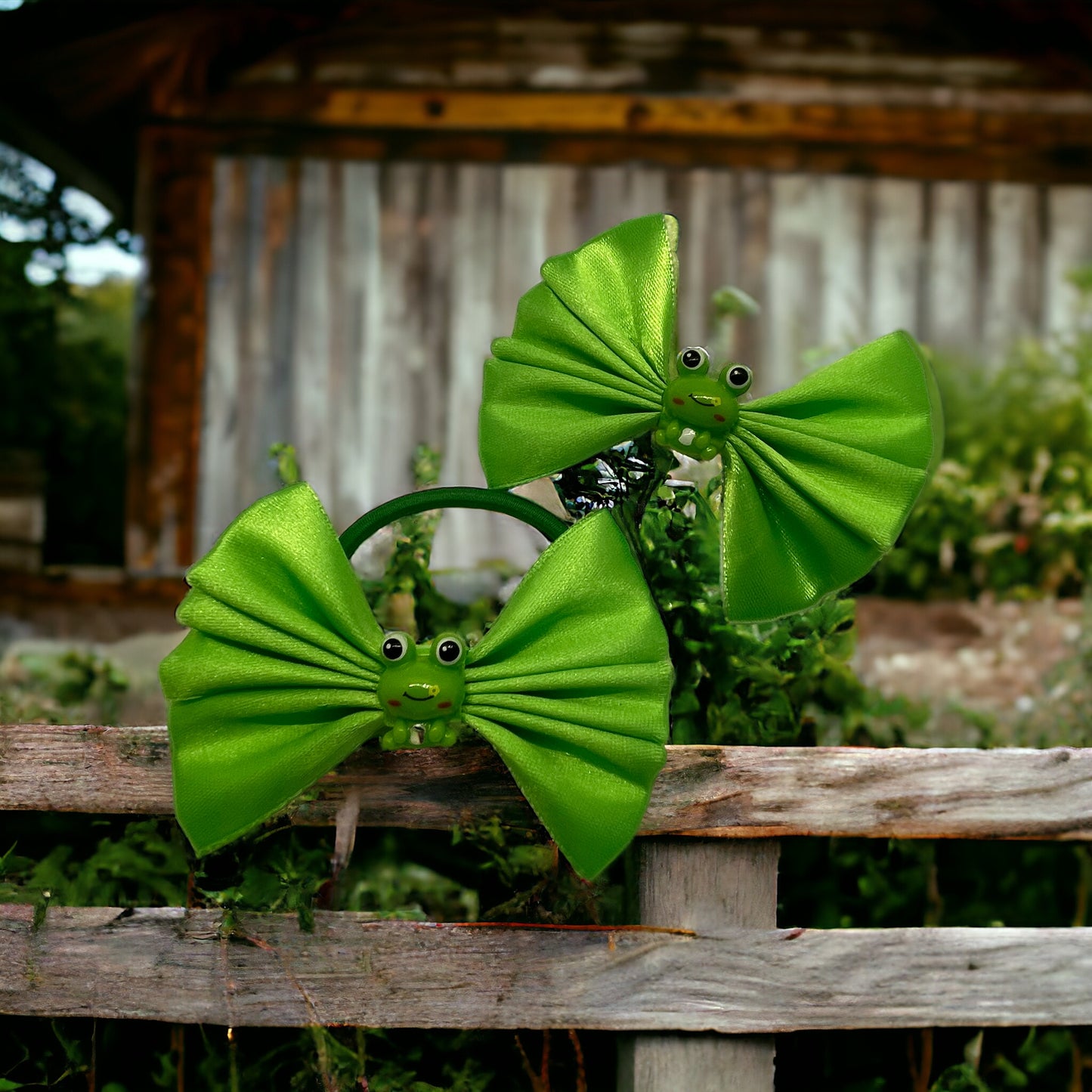 Frog themed hair bow bobble/clip